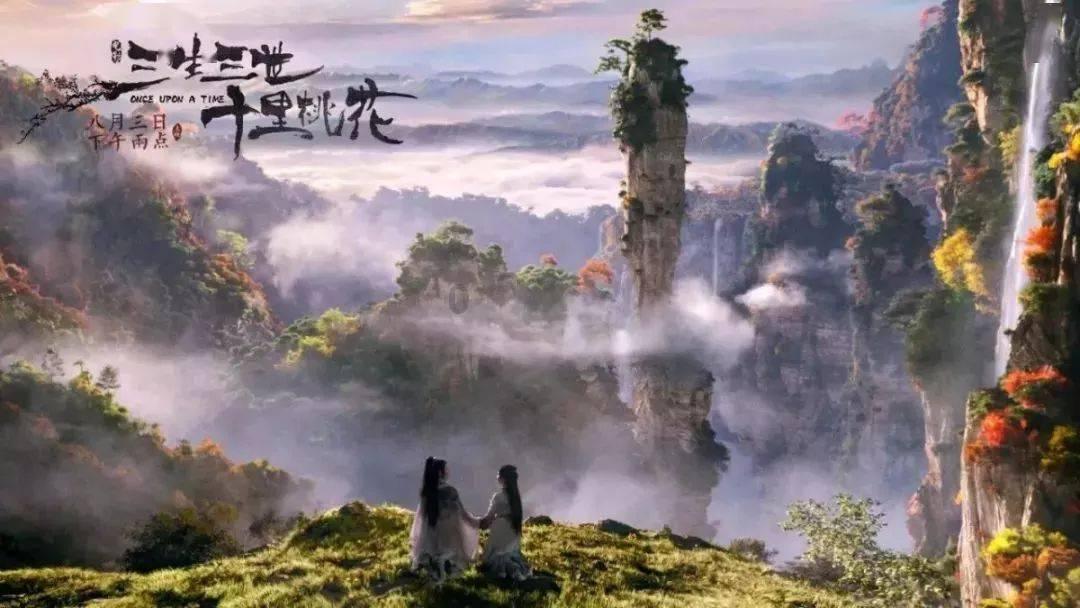 过年回家，同学聚会，月薪两千的保安同学拿出了三千块的五粮液生肖酒